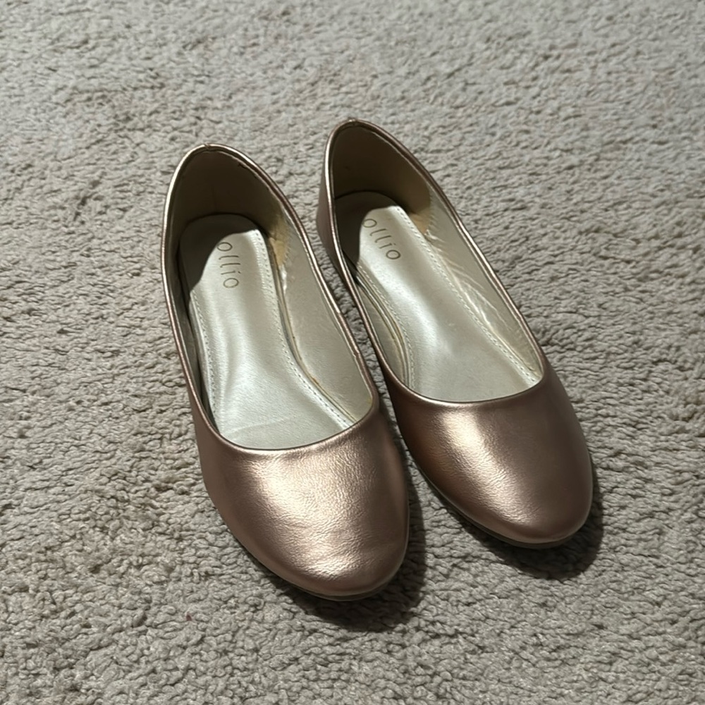 Rose gold women’s ballet flats
